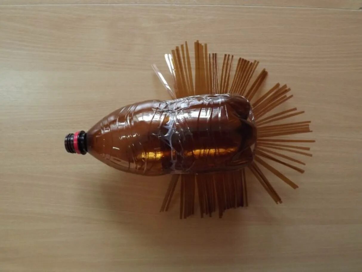 Еж из бутылки. Ежик из пластиковой бутылки. ёжик из баклажки.