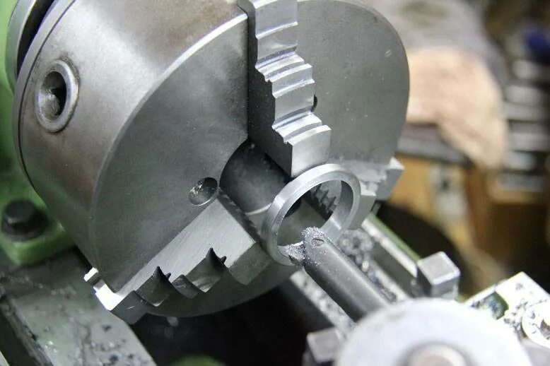 Оправка для расточки кулачков тв4. Расточка кулачков токарного патрона. Расточки кулачков токарного патрона 250мм. Кулачки на токарный станок 16к20. Патрон токарного станка 16к20.