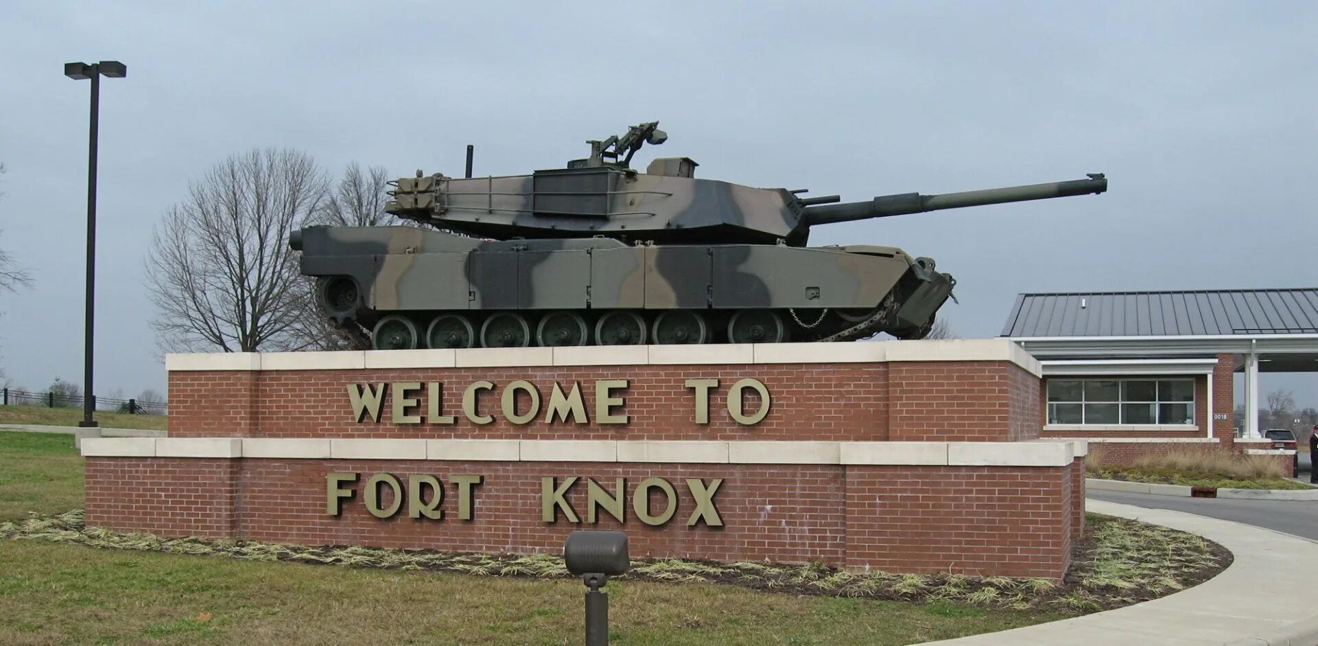Fort knox. Форт-Нокс в Кентукки. Крепость Форт Нокс. Золотохранилище США Форт Нокс. База Форт Нокс.