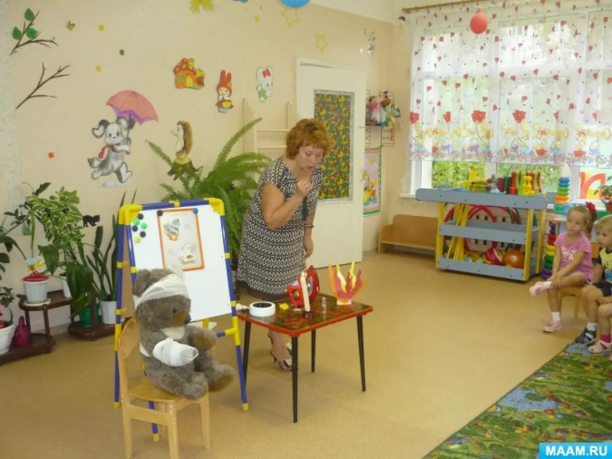 Развлечения в младшей группе. По пожарной безопасности в детском саду 2 младшая. Пожарная безопасность в ясельной группе. Обж в саду младшая группа. Занятие в старшей группе.