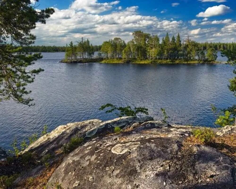 Причины большого количества озер в карелии. Озеро Калевала Карелия. Кратер Суавъярви в Карелии. Калевала Карелия природа. Карелия Озерный край.