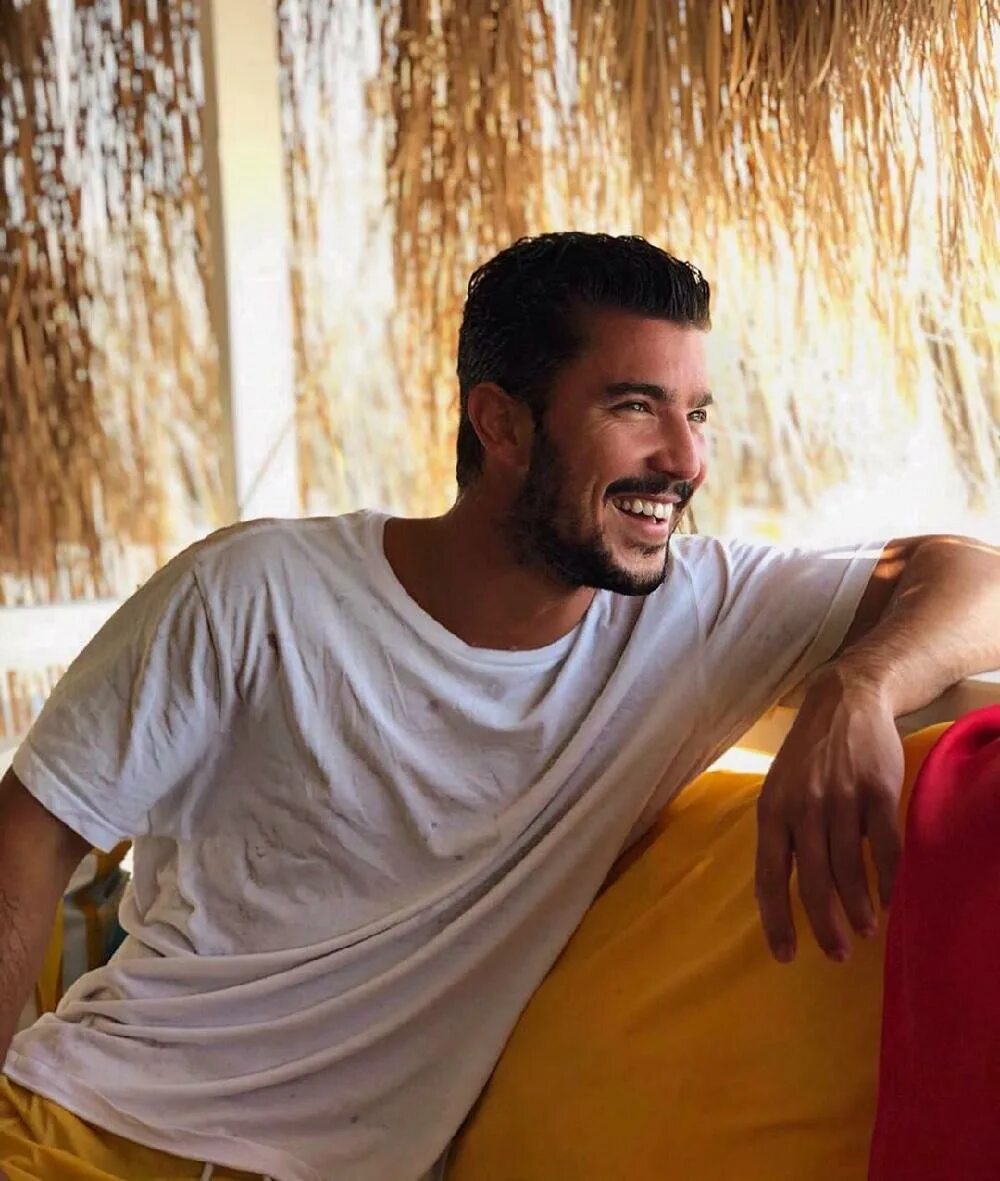 Гокберк йылдырым турецкий актер. Гокберк демирчи. Каан йылдырым. Гёкберк демерджи турецкий. Yemin.