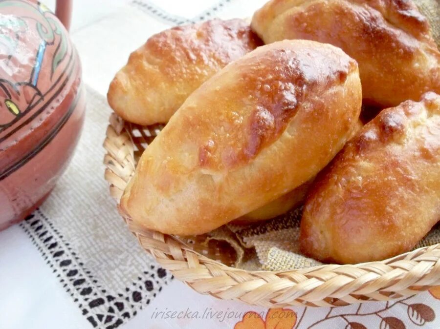 бабушкины пироги. бабушкины пирожки. бабушка с пирожками. бабушкины пироги фото. бабушкины пироги.