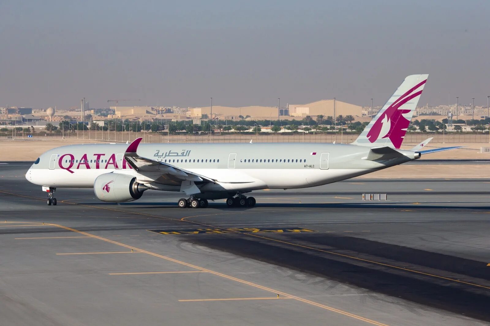 Катар дав. Катар Эйрвейз. Катар авиакомпания. Катар Эйрлайнс самолеты. Самолет Катар Эйрвейз.