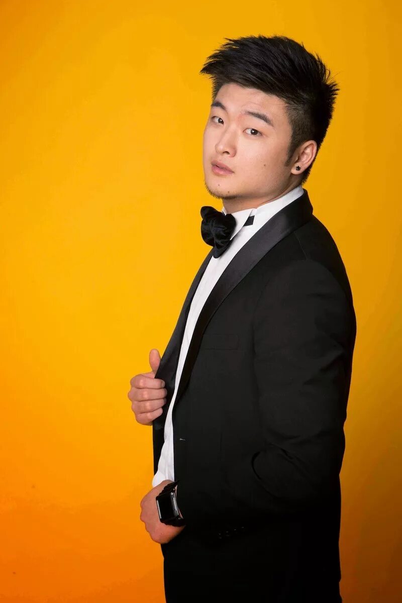 Анатолий цой кореец. Анатолий цой группа мбэнд. Анатолий цой. Анатолий цой мбэнд. Анатолий цой фото.