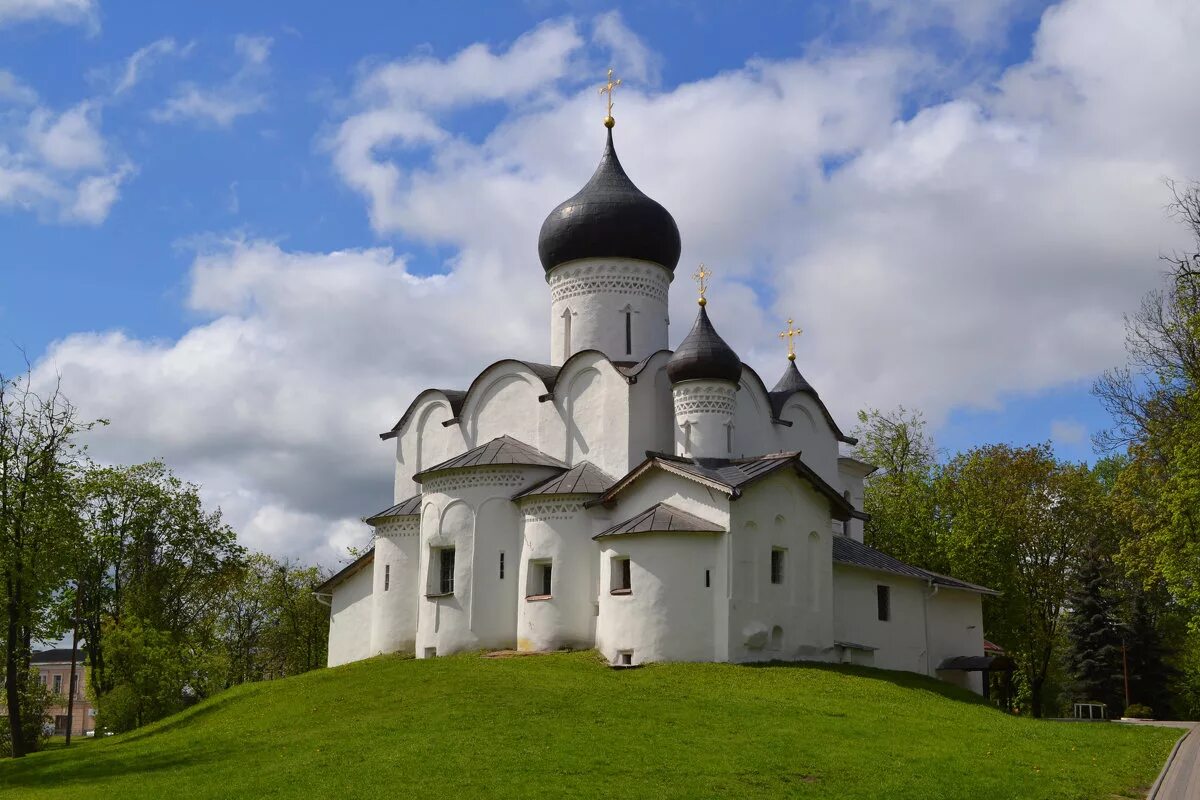 Памятники 13 15 века. Церковь Василия на Горке 1413. Храм Василия на Горке в Пскове. Церковь Василия на Горке, XV – XVI ВВ., Псков. Церковь Василия на Горке (1410).