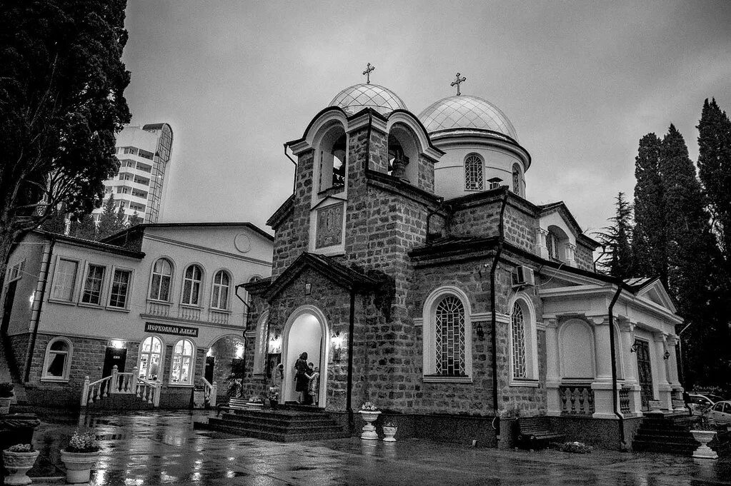 Храм преображения господня сочи. Храм преображения господня сочи спиридон. церковь на туапсинской сочи. храм андрея критского крыльцо.