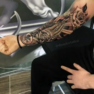 Мужская рука до локтя