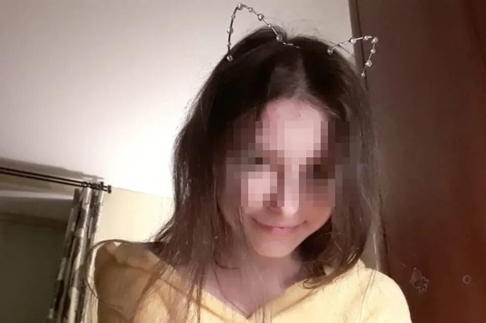 Парень облил девушку. В санкт петербурге облили кислотой. девушку облили кислотой в санкт-петербурге. девушку обрызгали кислотой. обливание кислотой девушек.
