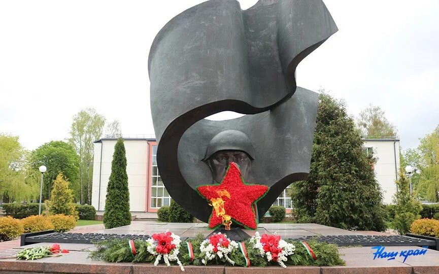 памятники барановичи. мемориал памяти «скорбящая мать» свердловск. барановичи памятники вов. вечный огонь барановичи. памятники барановичи.