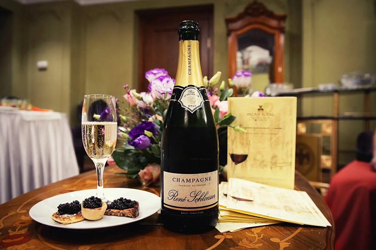 Калорийность шампанского брют. Новосветское шампанское. 75 л. Каспийская коллекция шампанское. С чем пьют шампанское.