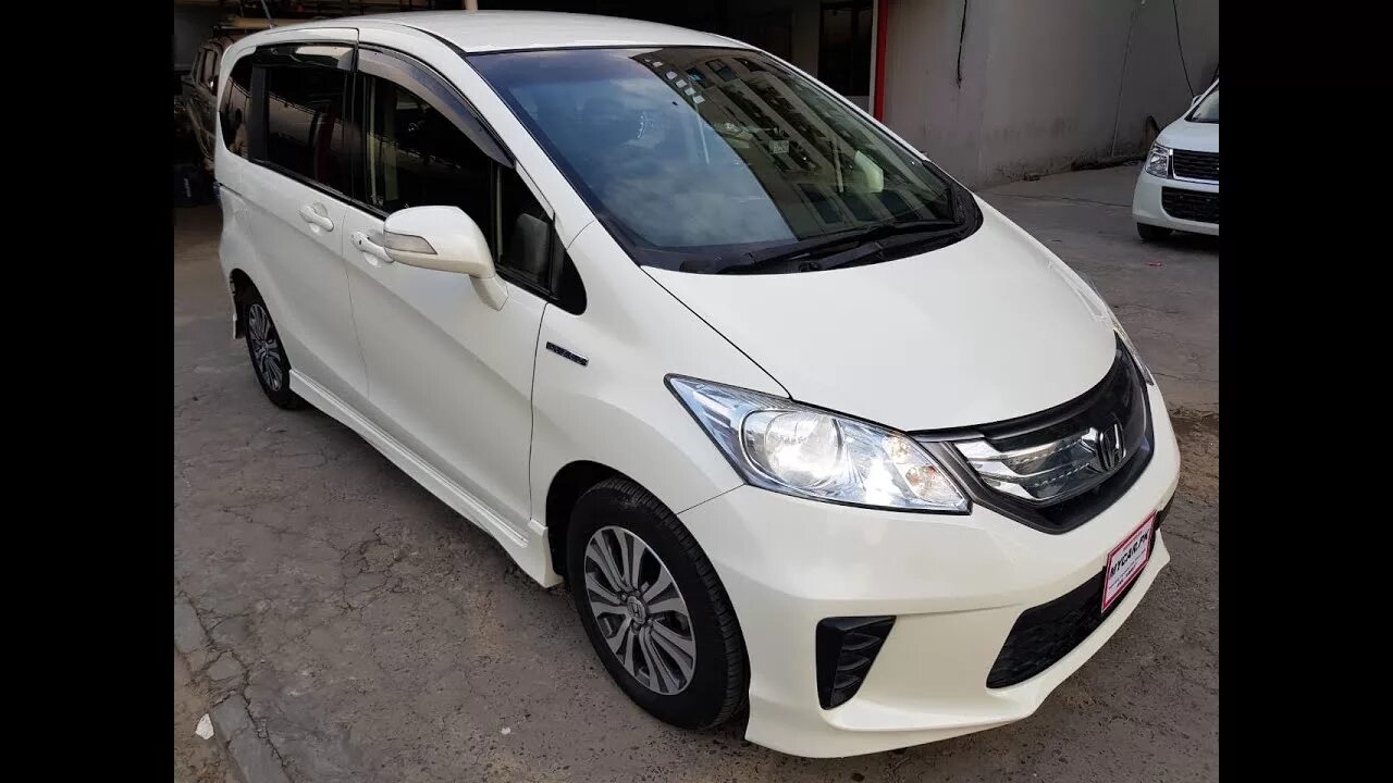 Honda freed 1.5. Honda freed Hybrid 2012. Honda freed 1.5 Hybrid ex. Хонда Фрид Спайк гибрид 2012. Honda freed 2014.