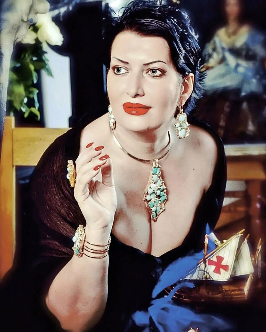 Графиня донна луна. Донна луна 17 век. Донна луна инстаграм. Донной луной. Донной луной.