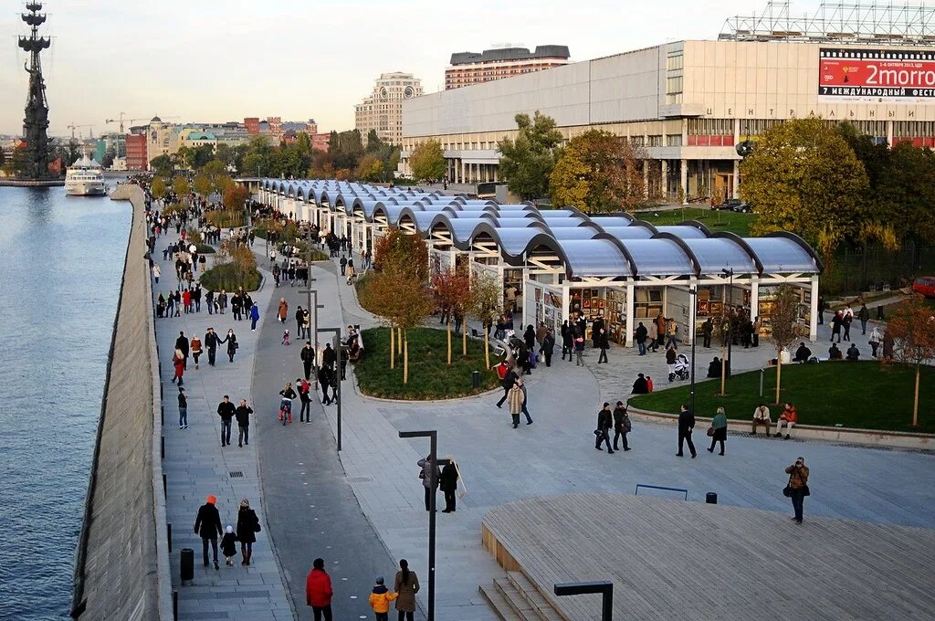 Набережная в москве где. Парк искусств Музеон. Москва, Крымская набережная (Музеон). Парк Горького Москва Музеон. Парк Горького Крымская набережная.