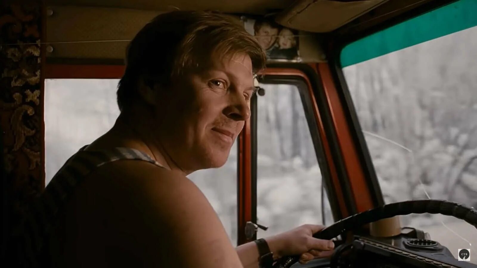 Фразы из фильма брат. Сергей бодров брат 2. Куда в москву брат. Куда в москву брат. Брат 2 дом салтыковой.