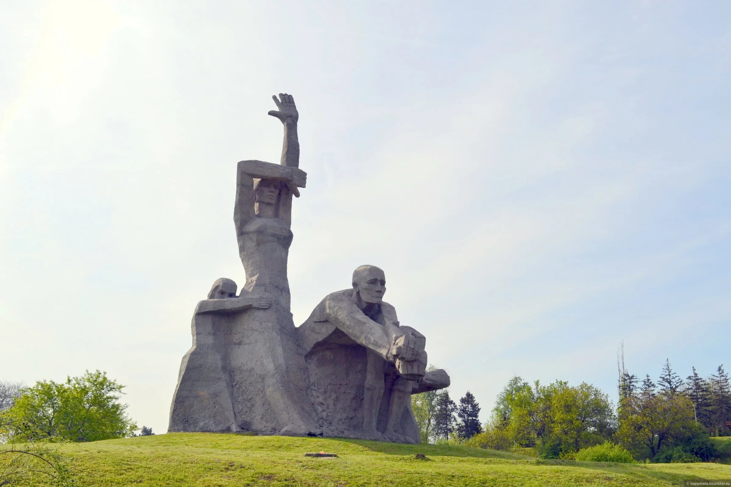 Мемориальный комплекс Змиевская балка. Мемориал Змиевская балка в Ростове на Дону. Змиевская балка памятник в Ростове. Змиевская балка Ростов на Дону 1942.