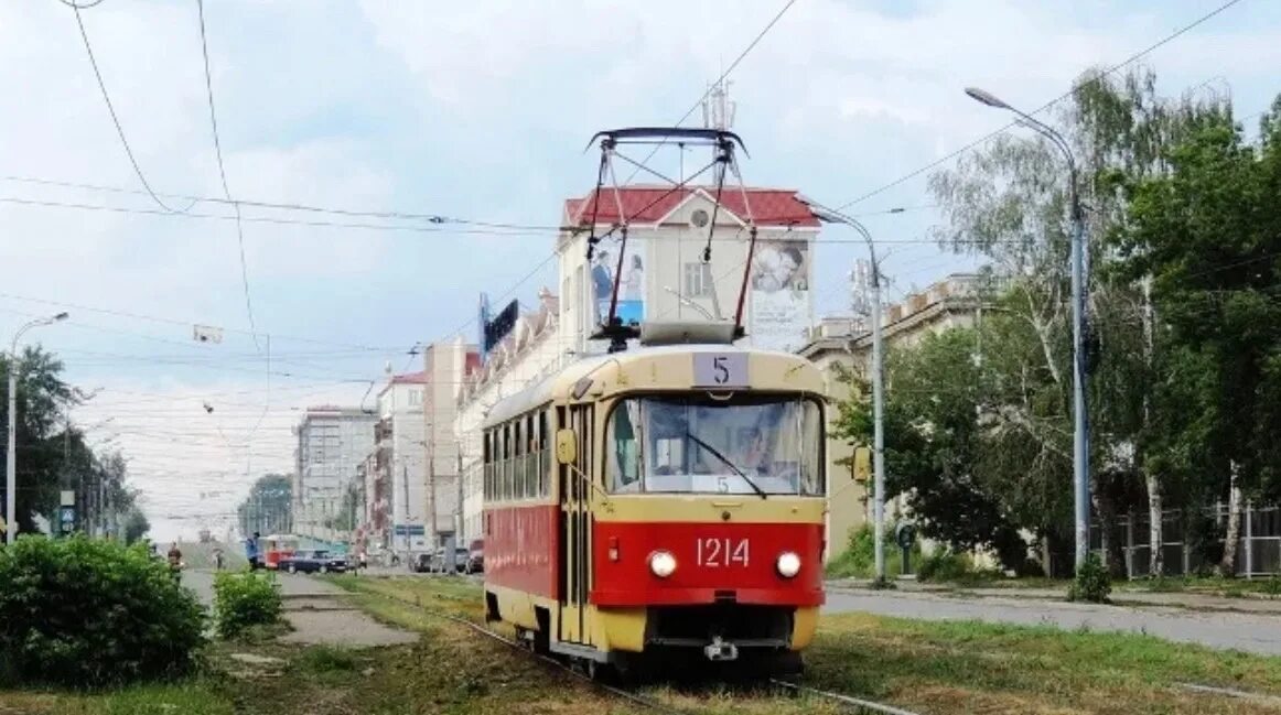 Номера трамвай ижевск. Трамвай Ижевск 1214. Трамвай Ижевск 1134. Трамвай Ижевск 2261. Трамвай Ижевск 2406.