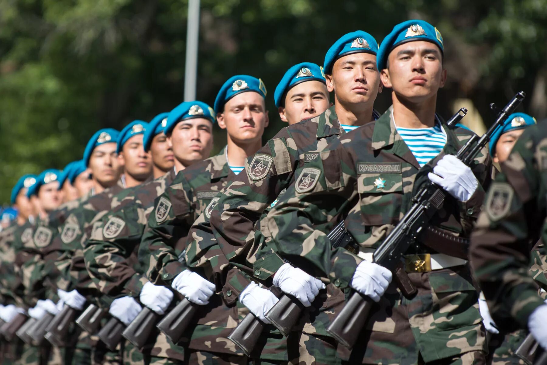 Войска Казахстана. Казахская армия. Солдаты Казахстана. Военная форма Казахстана.