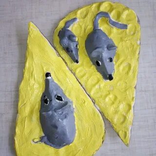 Сыр с мышкой из бумаги