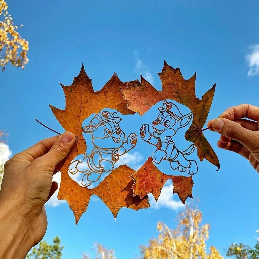 Вырезаем из листьев. Вырезаем из листьев. Вырезанием из листьев деревьев. Панно из кленовых листьев. Вырезаем из листьев.