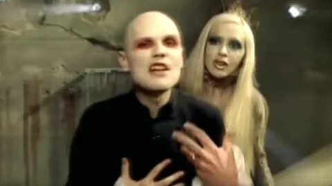 Billy Corgan Calls D’arcy Wretzky A 'Superhero' .