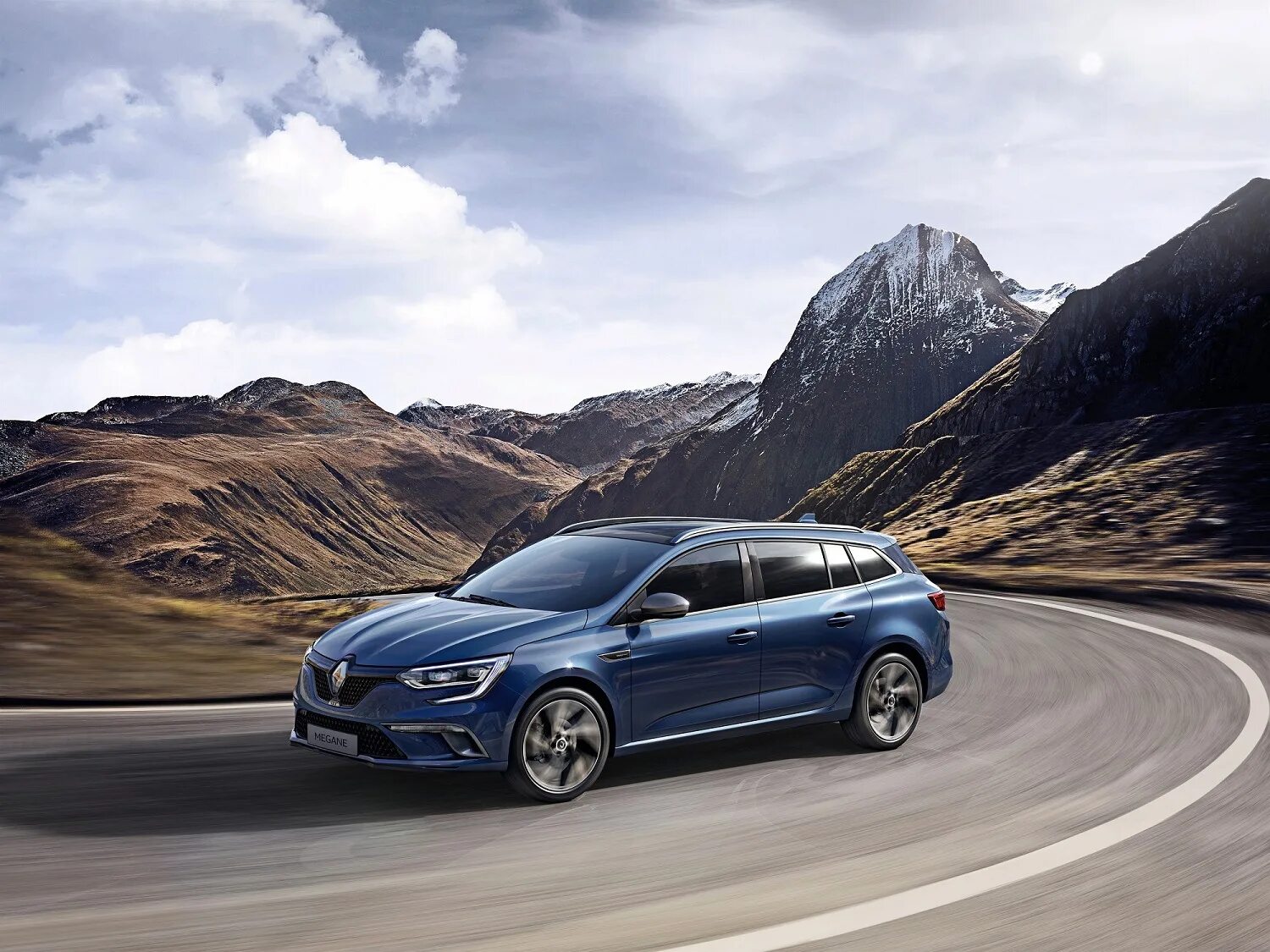 Volvo renault. Renault Megane 2021 универсал. Renault Megane 2020 универсал. Renault Megane 4 Grandtour. Рено Меган универсал новый.