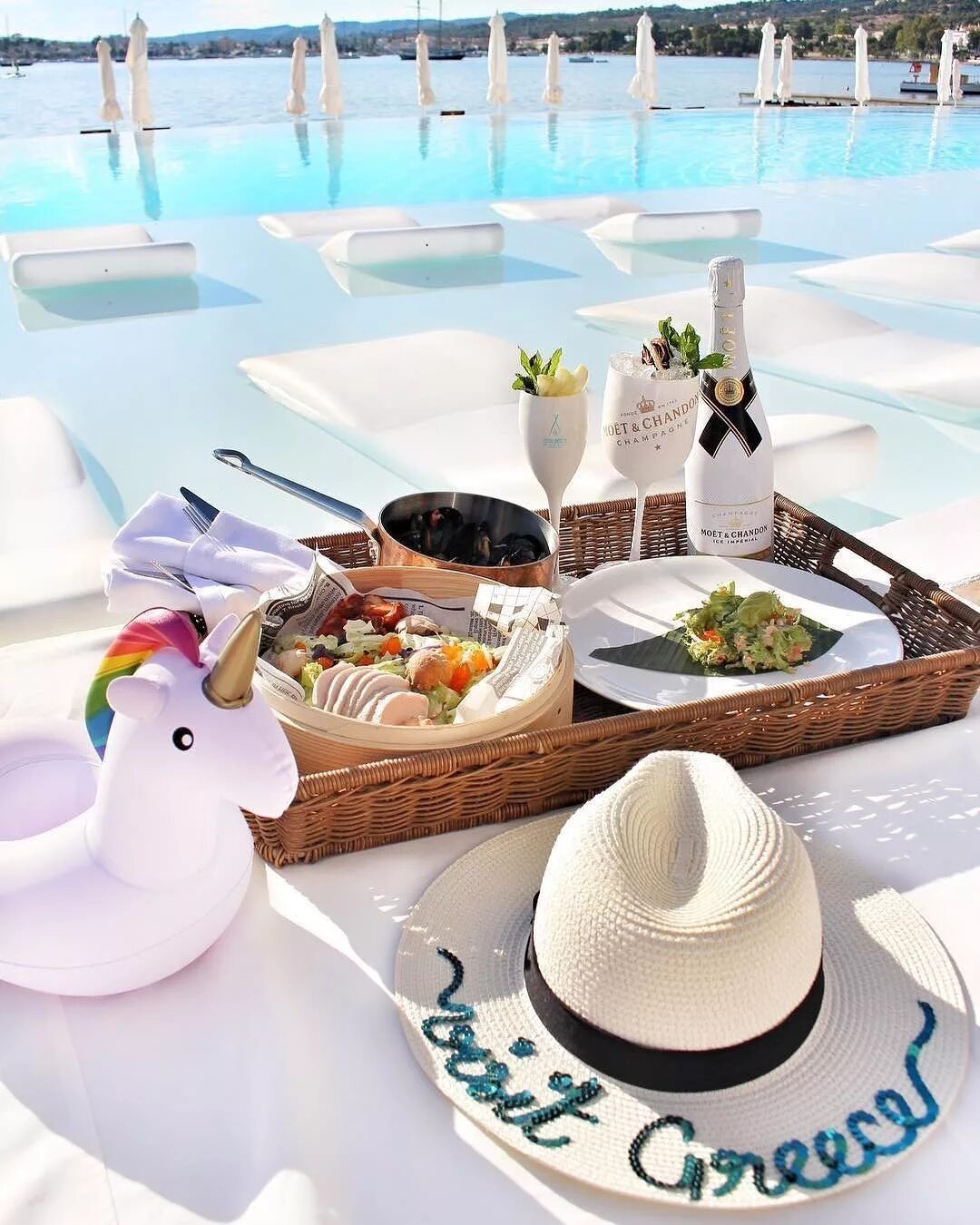 Hotels instagram. Инстаграм отеля. Реклама отеля в инстаграме. Alva donna сеть отелей. Hotels instagram.