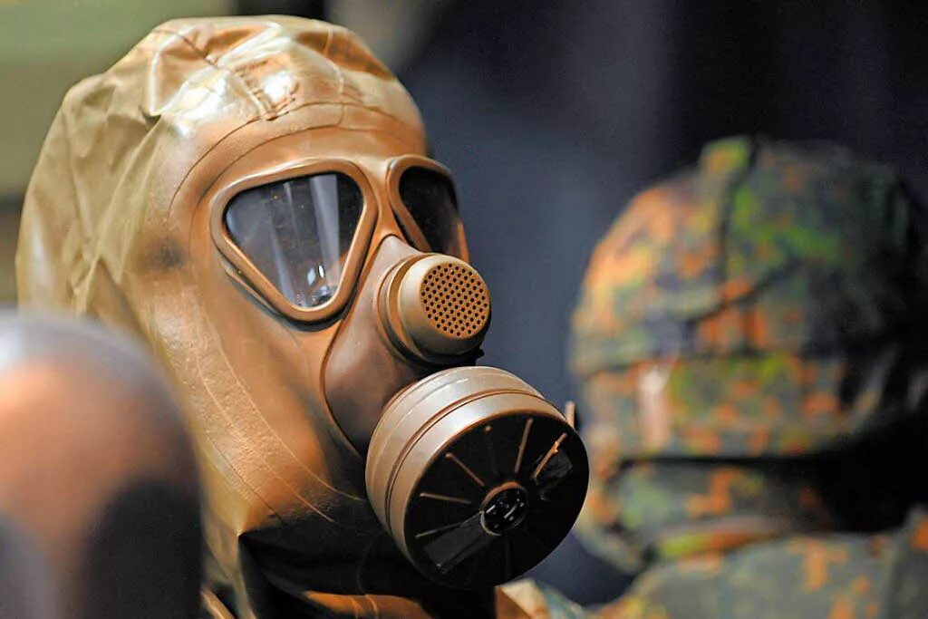 сдам противогазы. противогаз гп-7. сдам противогазы. противогаз висит. противогаз гп 5 шланговый.