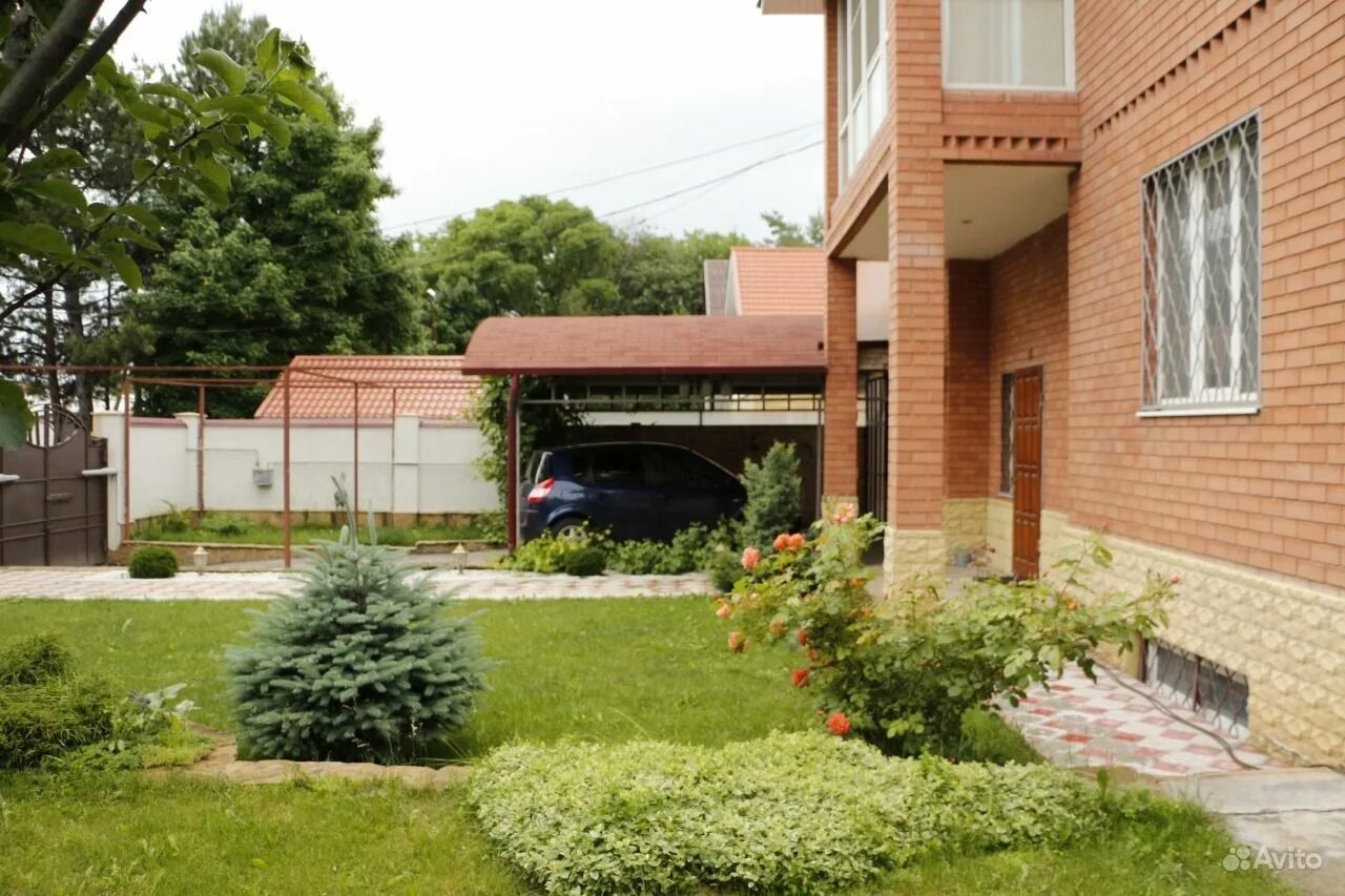 дом в кисловодске. улица кутузова кисловодск. дом в кисловодске. дом дача коттедж в кисловодске. недорогие дома в кисловодске без посредников.