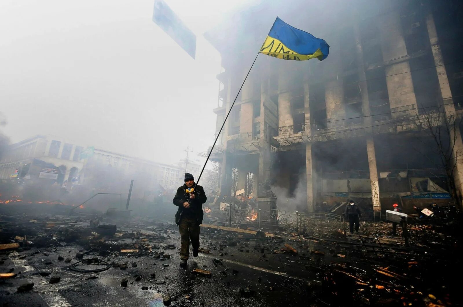Руина Украина. Руины Украины 2014. Майдан арт.
