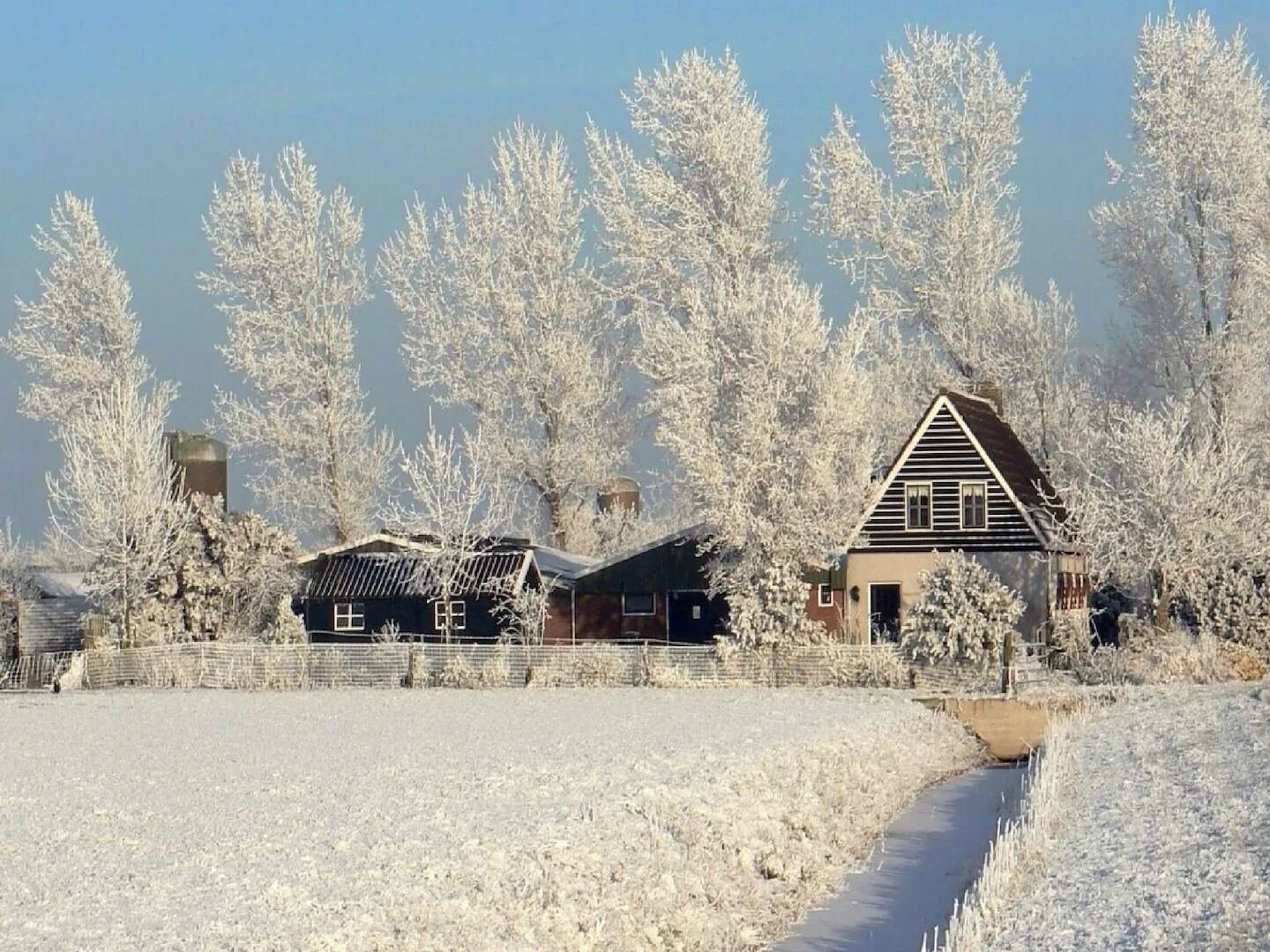 Тульская деревня зимой. Деревня зима Виладж. Карпатская деревня зимой. Кряшенские деревни зимой.