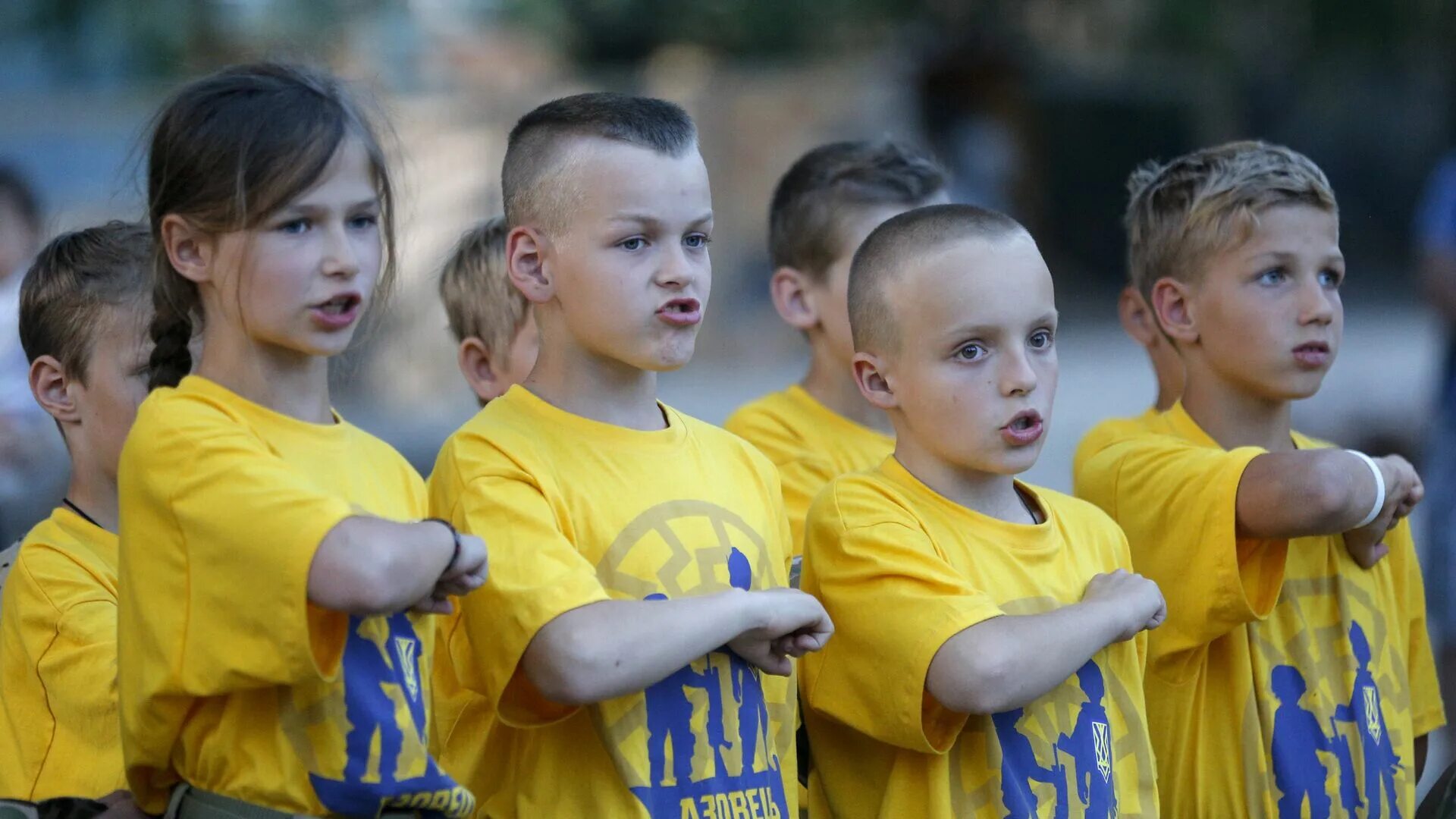 Фото детей украины. Лагерь Азовец Украина. Детские лагеря Азовец в Украине. Детские лагеря Азовцев на Украине.