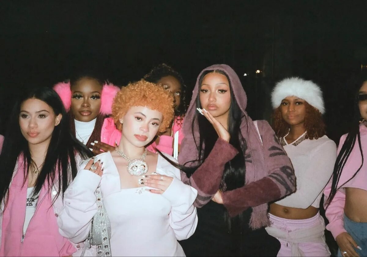 Pinkpantheress певица. Boys liar pinkpantheress. Boys liar pinkpantheress. Boys a liar. Ice spice height.