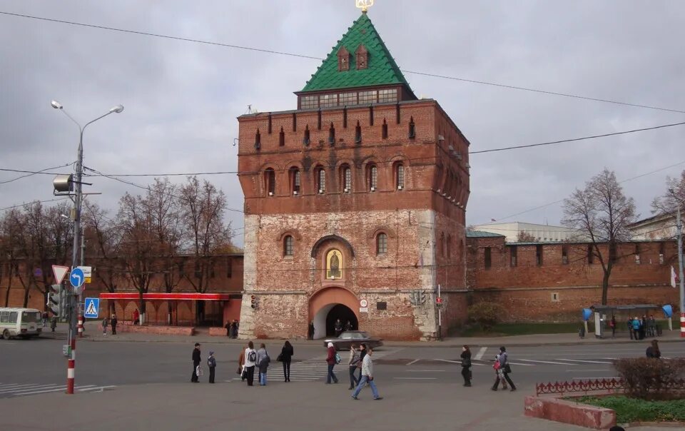 Дмитровская башня Нижегородского Кремля. Дмитриевская башня башни Нижегородского Кремля. Дмитровская башня Кремля Нижний Новгород. Нижегородский Кремль Дмитриевская башня 1880.