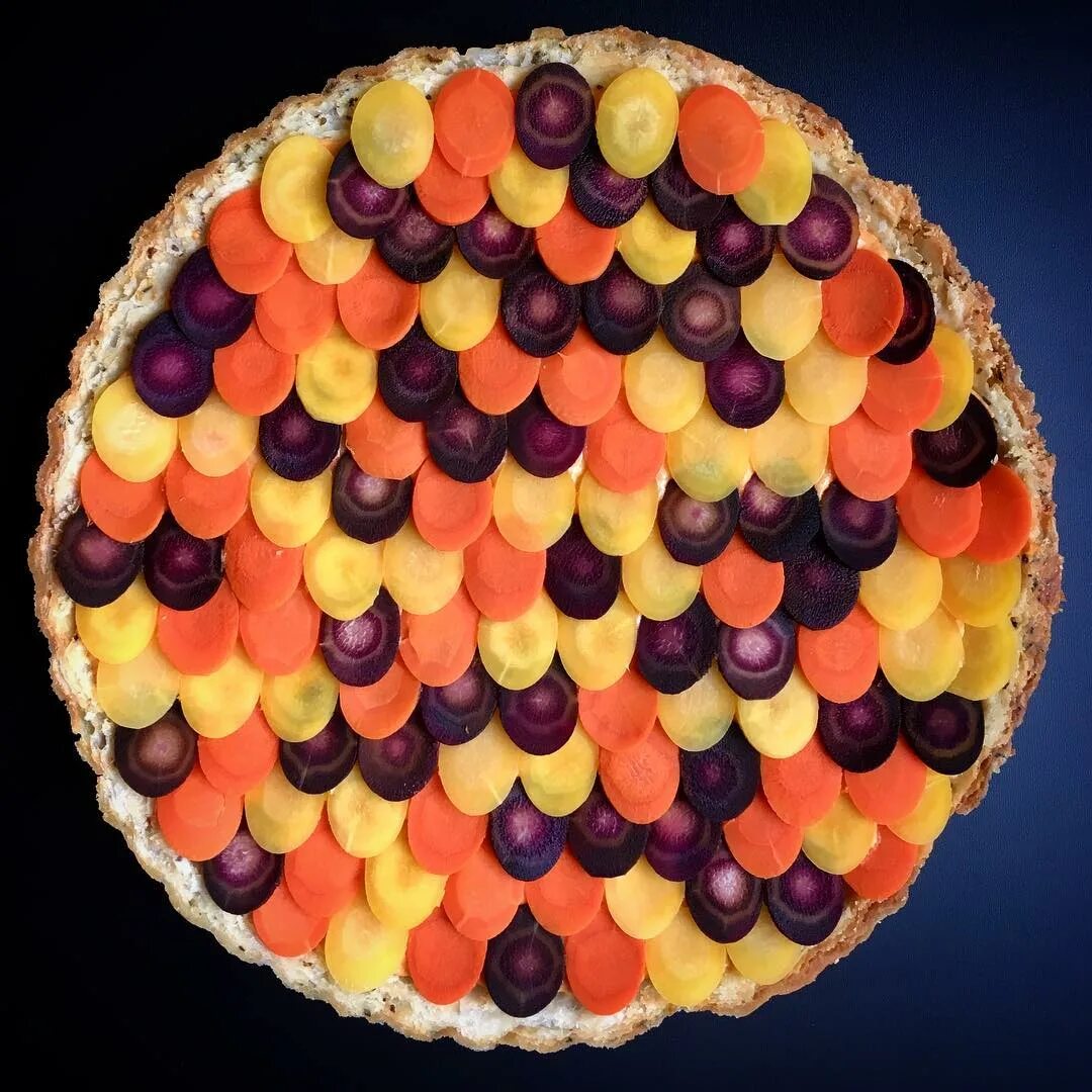 самый необычный пирог. украшения из теста для выпечки. украшение пирога. украшение пирогов. необыкновенные пироги.