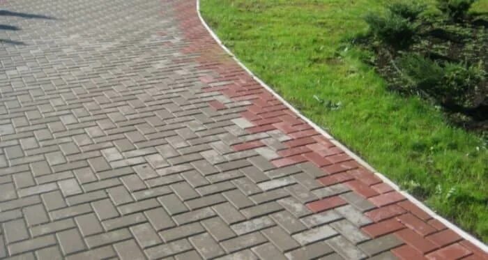 Тротуарная плитка укладка московская область. Брусчатка перед гаражом. Тротуарная плитка укладка московская область. Укладка тротуарной плитки фотогалерея. Плитка тротуарная 200х100х60 укладка.