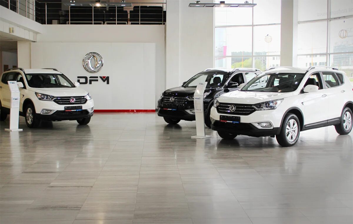 Екатеринбург китайские автомобили geely. Автосалон китайских авто. Китайский автомобиль оранжевый. Пекинский автосалон 2023 пикап great wall 6x6. Автосалон екатеринбург китайские авто.