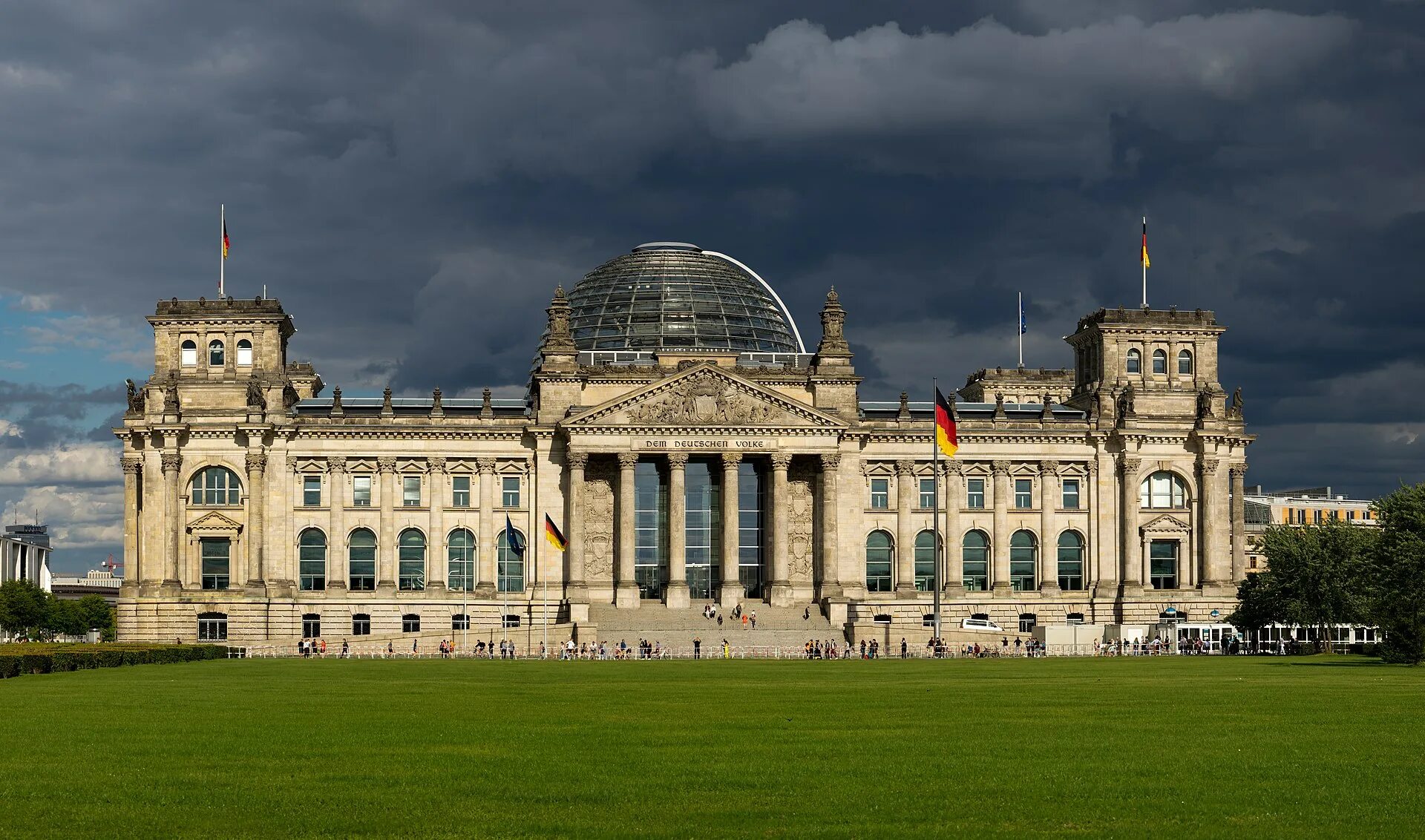 Германия основное. Берлин Рейхстаг 2022. Резиденция Рейхстаг. Рейхстаг Билдинг. Reichstag Гамбург.