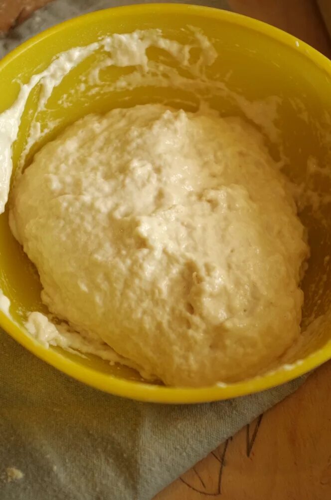 Тесто для хлеба на воде. Тесто для хлеба на воде. Домашних хлеб на сухих дрожжах. Дрожжевое тесто. Пышное тесто для пирожков.