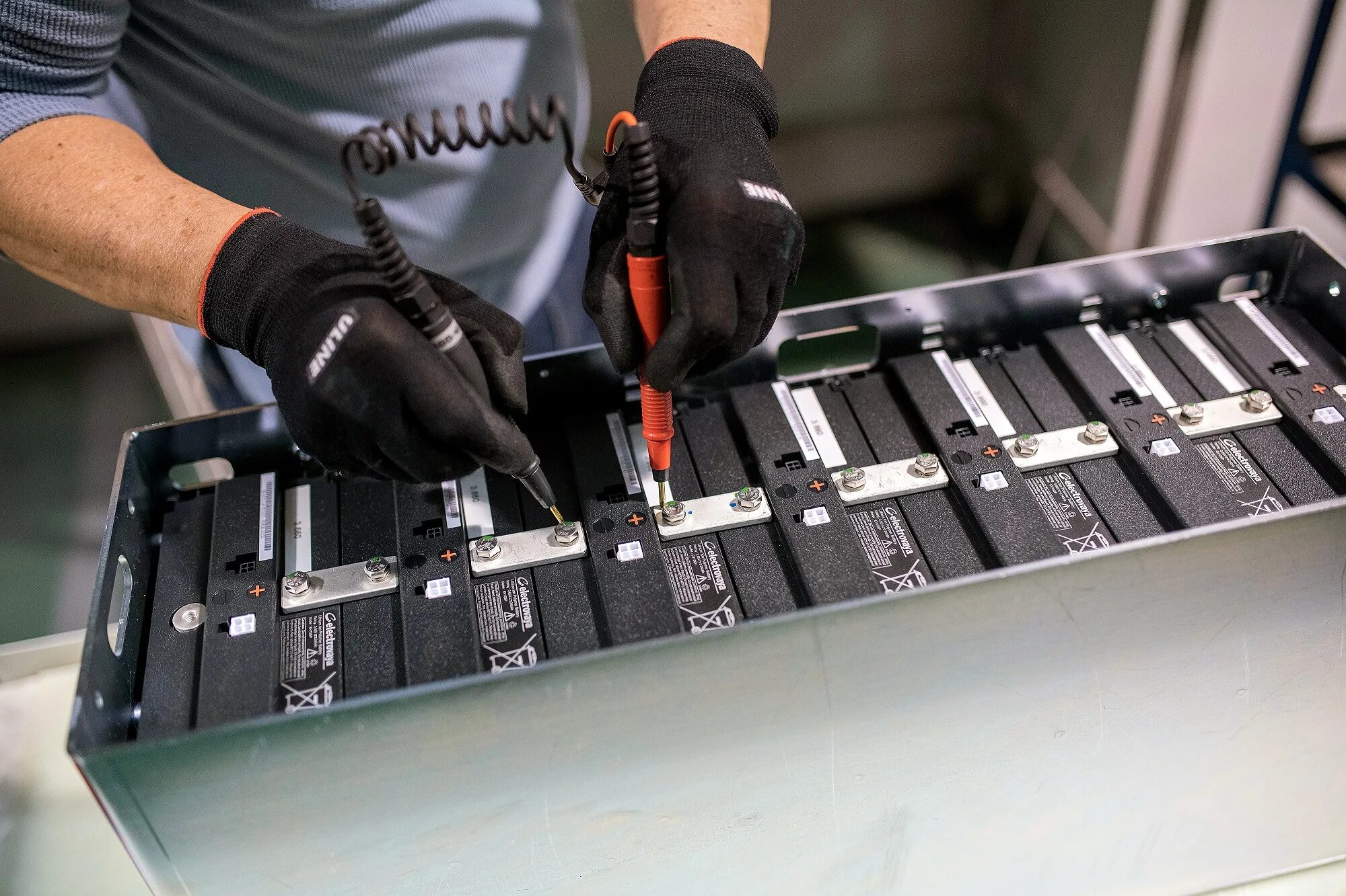 Use lithium battery
