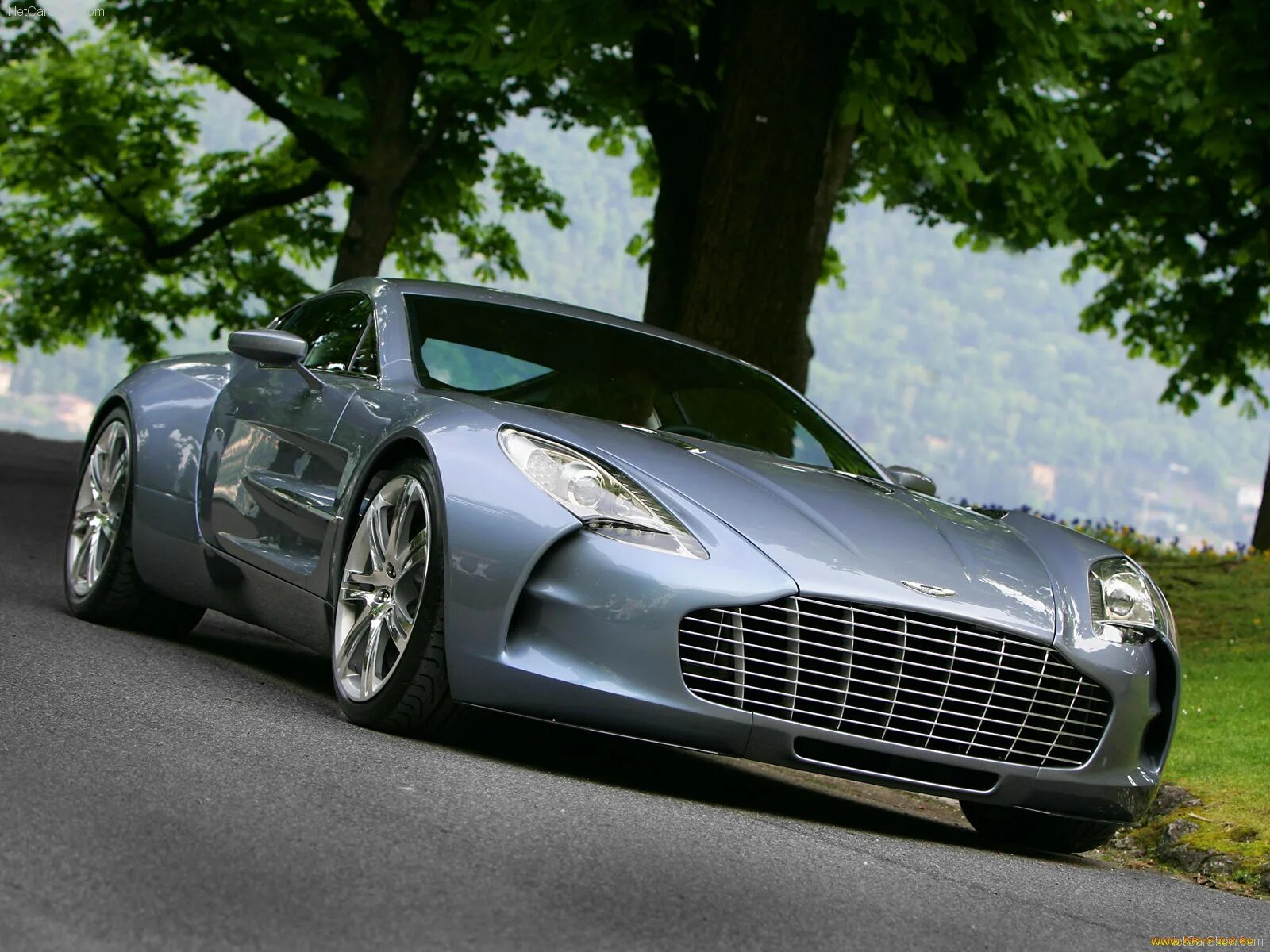 Список роскошных автомобилей. Aston Martin one-77 2021.