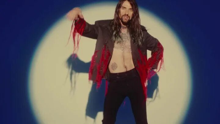 Агонь группа моргенштерн. Группа огонь по темным улицам. Квест пистолс 2007. Группа агонь. Антон савлепов танцует.