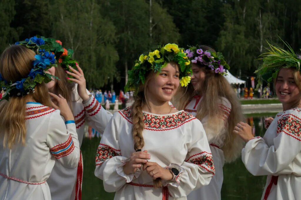 Национальные традиции украины ивана купала. Славяне хоровод. Ночь на ивана купала. Ивана купала 2021. Солнцестояние свадьба.