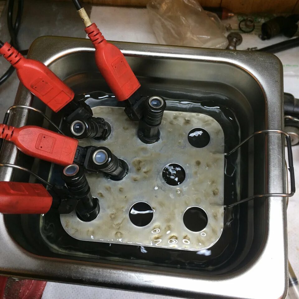 Ультразвуковая ванна для чистки форсунок ae&t. Промывка форсунок qr25dd. Чистка форсунок ультразвуком. Ультразвуковая ванна для чистки форсунок ae&t. Можно ли мыть форсунки ультразвуком.