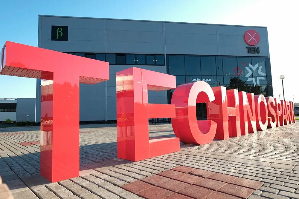 Techno spark 6 go. Techno spark go 2022. техноспарк гоу. телефон техно спарк. телефон tecno spark go 2022.