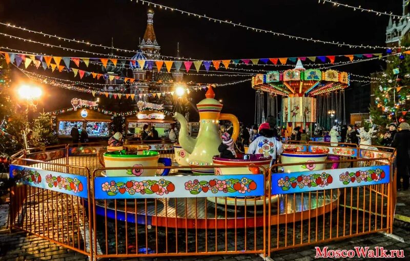 карусель в москве на красной площади