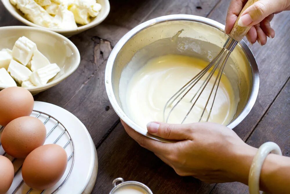 Preparing cake. Preparing cake
