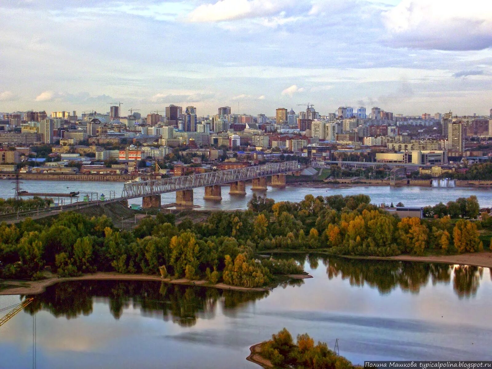 Левый берег правый берег новосибирск. Правый берег новосибирск. Работа в новосибирске на левом береги. Банк золотая корона новосибирск. Правый берег новосибирск.