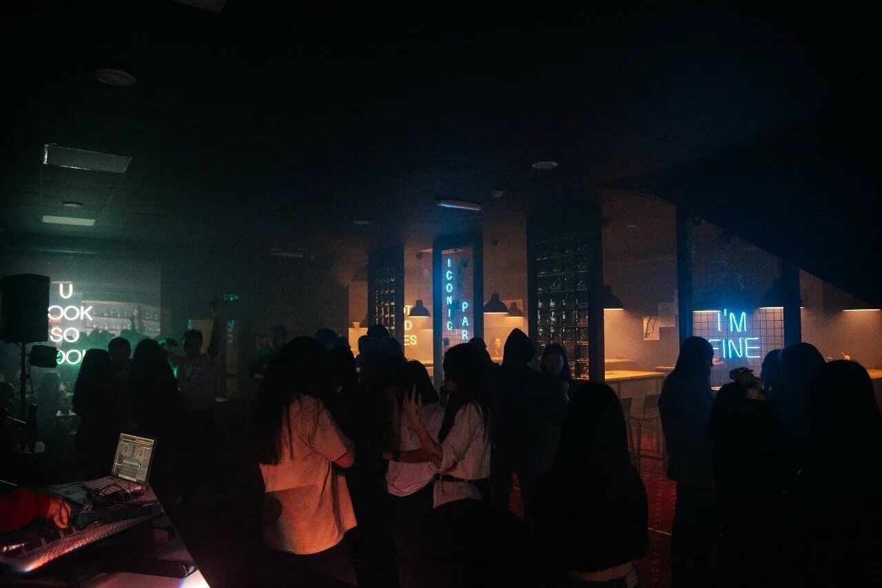 Бары якутск. Хартц бар. Бары якутск. Легенда бар якутск. Бары якутск.