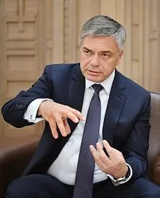 Бизнесмен политик